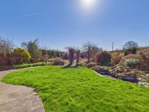 Rear gardens- click for photo gallery